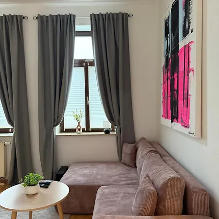 Apartment Chez Chantal - In Historic Center *